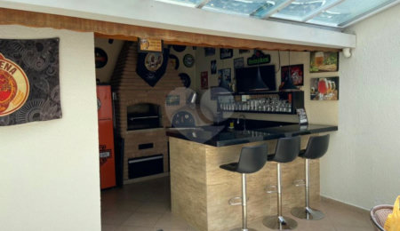 Sobrado à venda com 4 quartos, sendo 2 suítes,  em Vila Alpina, Santo André, SP