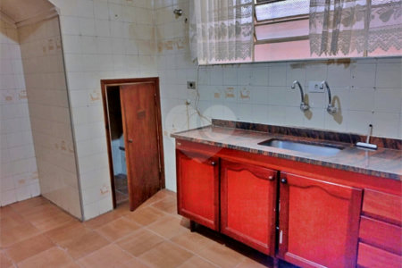 Sobrado à venda com 3 quartos, sendo 1 suíte,  em Parque Colonial, São Paulo, SP