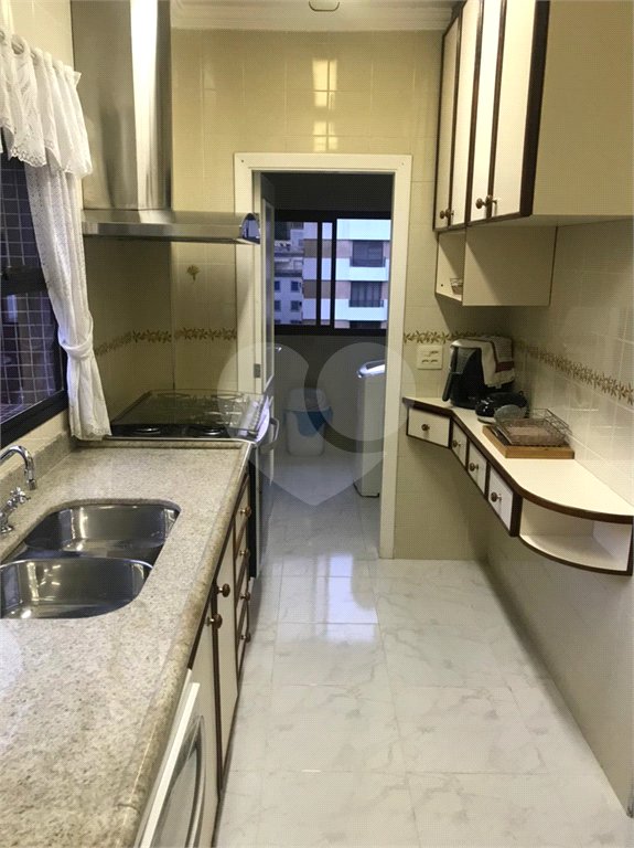 Apartamento à venda com 3 suítes em Enseada, Guarujá, SP