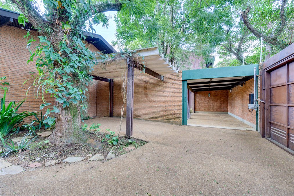 Casa Térrea à venda com 3 quartos, sendo 1 suíte, em Alto da Boa Vista, São Paulo, SP