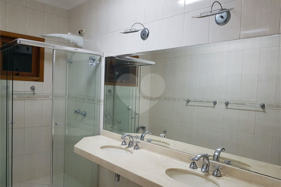 Casa à venda com 4 quartos, sendo 2 suítes, no condomínio Alpes da Cantareira, Mairiporã - SP