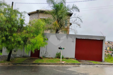 Sobrado à venda com 4 quartos, sendo 1 suíte, em Nova Itatiba, Itatiba, SP
