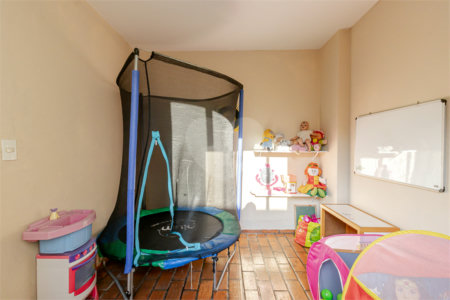 Casa à venda com 3 quartos, sendo 1 suíte, no condomínio Mirante Bello, São Paulo - SP