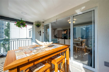 Apartamento à venda com 3 suítes em Jardim Caboré, São Paulo, SP