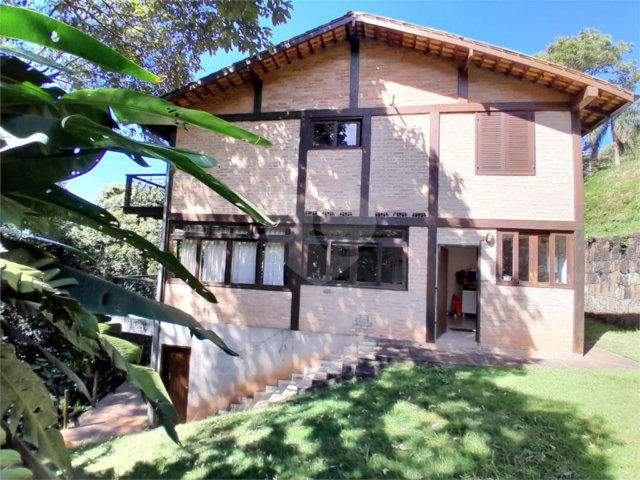 Casa à venda com 3 suítes no condomínio Alpes da Cantareira, Mairiporã - SP