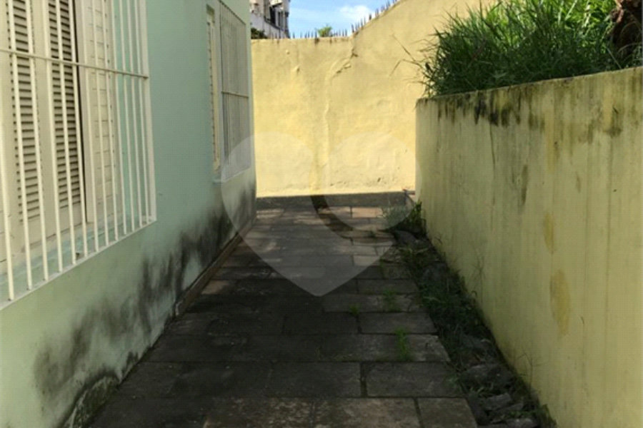 Casa à venda com 3 quartos, sendo 1 suíte, em Morumbi, São Paulo, SP