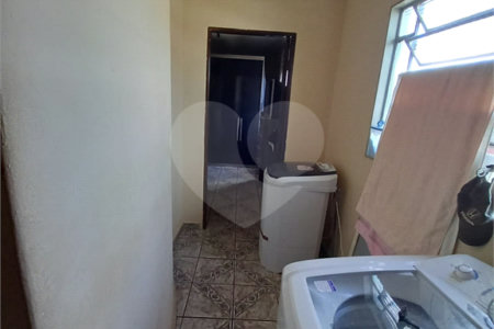 Sobrado com 3 dormitórios.