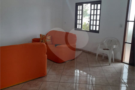 Chácara à venda com 3 quartos, sendo 1 suíte, no Centro, Porangaba, SP