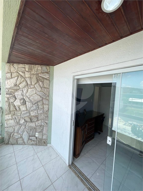 Casa à venda com 5 quartos, sendo 1 suíte, no condomínio Residencial Green Ville, Rio de Janeiro - RJ