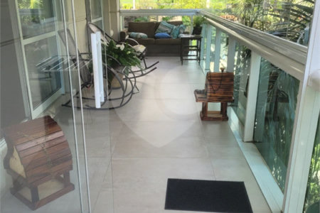 Apartamento à venda com 3 quartos, sendo 2 suítes, em Vila Uberabinha, São Paulo, SP