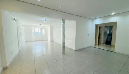 Casa à venda com 3 quartos, sendo 1 suíte,  em Vila Galvão, Guarulhos, SP