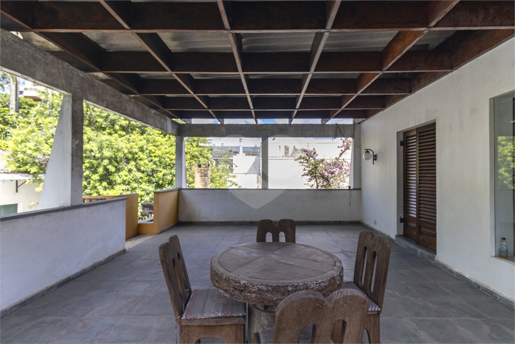 Sobrado à venda com 4 quartos, sendo 2 suítes,  em Vila Morumbi, São Paulo, SP