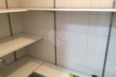 Casa à venda com 4 quartos, sendo 2 suítes, no condomínio Residencial Morumbi, São Paulo - SP