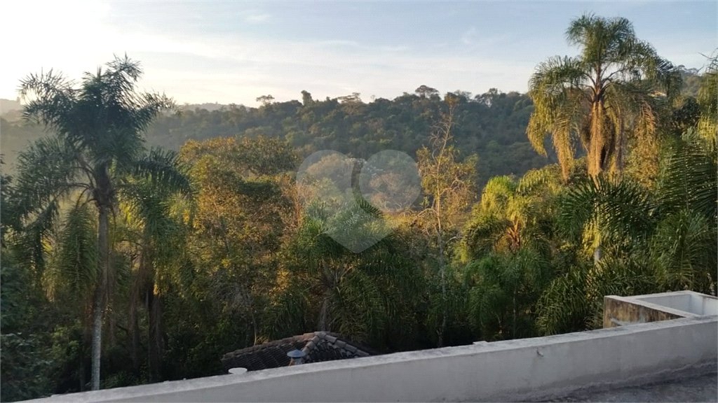 Casa à venda com 3 quartos, sendo 1 suíte, no condomínio Sausalito, Mairiporã - SP
