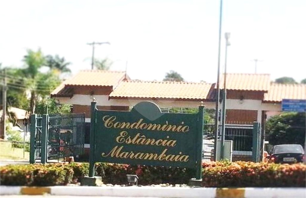 Casa à venda com 5 quartos, sendo 3 suítes, no condomínio Estância Marambaia, Vinhedo - SP