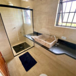 Casa à venda com 6 quartos, sendo 4 suítes,  em Maranduba, Ubatuba, SP