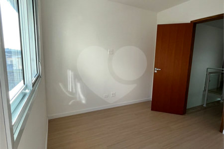 Sobrado à venda com 3 quartos, sendo 1 suíte, em Jardim Pirajussara, São Paulo, SP