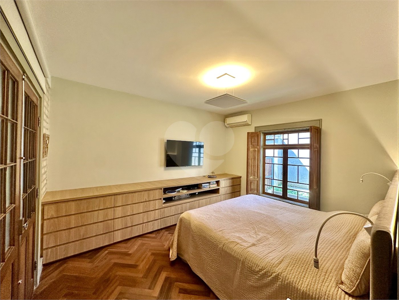 Casa à venda com 4 suítes no condomínio Parque das Artes, Embu das Artes - SP