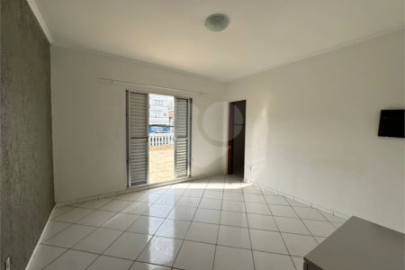 Casa à venda com 3 quartos, sendo 1 suíte,  em Vila Leonor, Guarulhos, SP