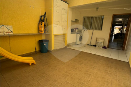 Sobrado à venda com 3 quartos, sendo 1 suíte, em Jardim Popular, São Paulo, SP