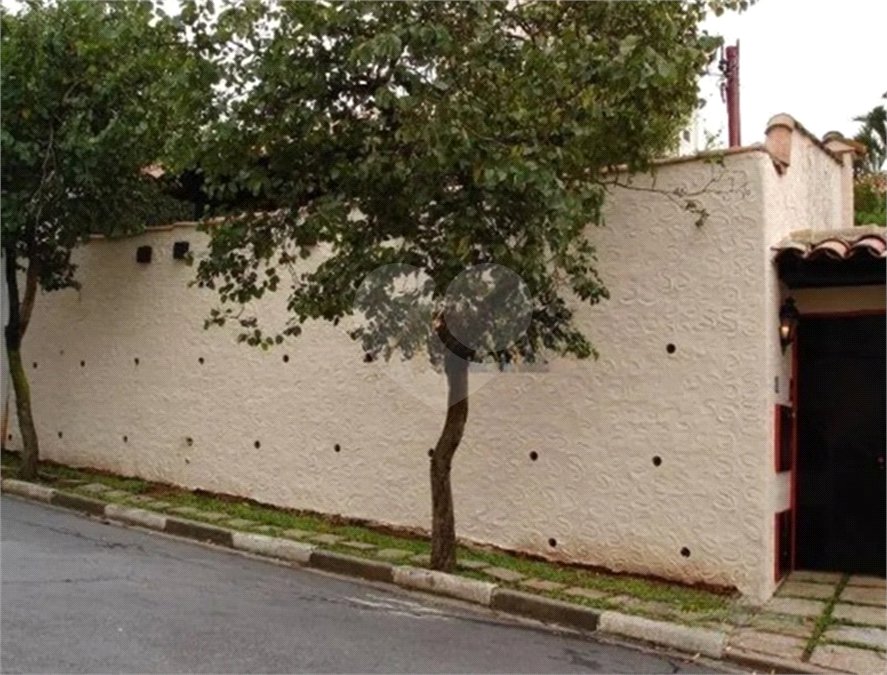 Sobrado à venda com 4 quartos, sendo 1 suíte,  em Vila Rosália, Guarulhos, SP