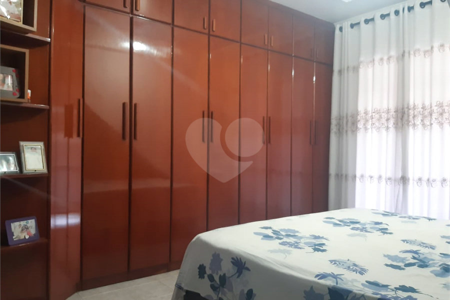 Sobrado à venda com 5 quartos, sendo 3 suítes, em Horto, São Paulo, SP
