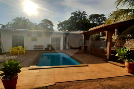 Chácara à venda com 4 quartos, sendo 2 suítes, em Distrito Industrial, Uberlândia, MG