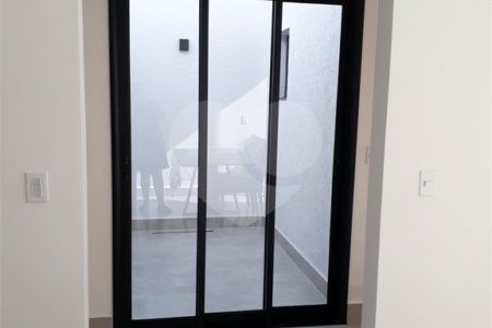 Casa à venda com 3 quartos, sendo 1 suíte,  em Villa Di Cesar, Mogi das Cruzes, SP
