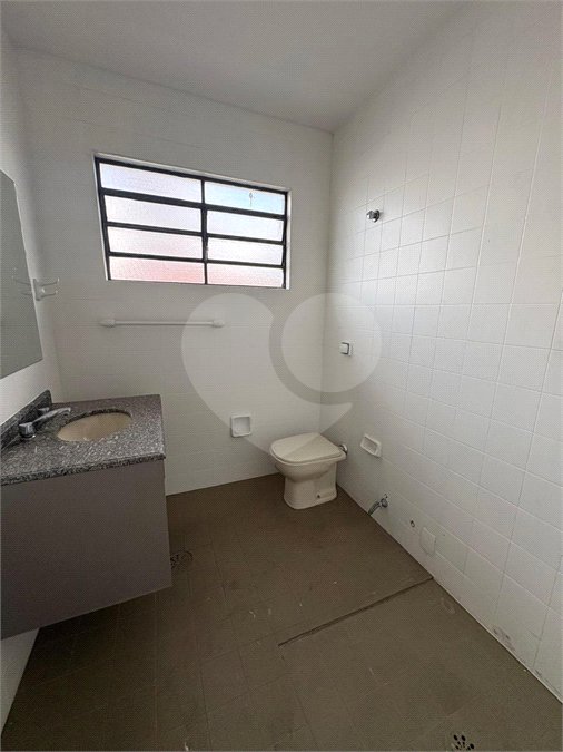 Sobrado à venda com 4 quartos, sendo 1 suíte,  em Vila Sônia, São Paulo, SP