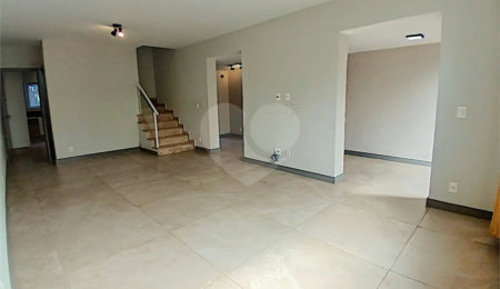 Sobrado à venda com 3 quartos, sendo 1 suíte, em Brooklin, São Paulo, SP