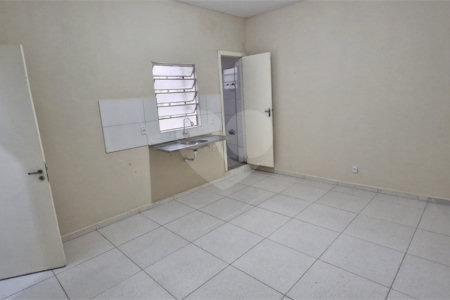 Kitnet para alugar com 1 suíte em Moinho Velho, São Paulo, SP