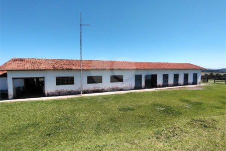 Fazenda para alugar com 3 quartos em Vila Santana, Itapetininga, SP