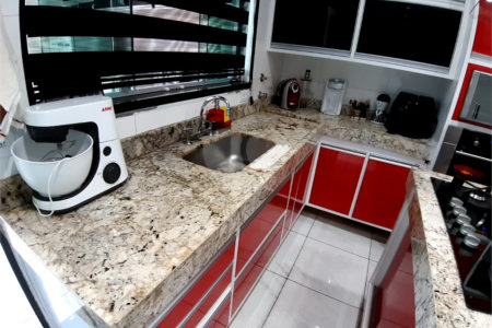 Sobrado à venda com 4 quartos, sendo 2 suítes, em Parque Casa de Pedra, São Paulo, SP