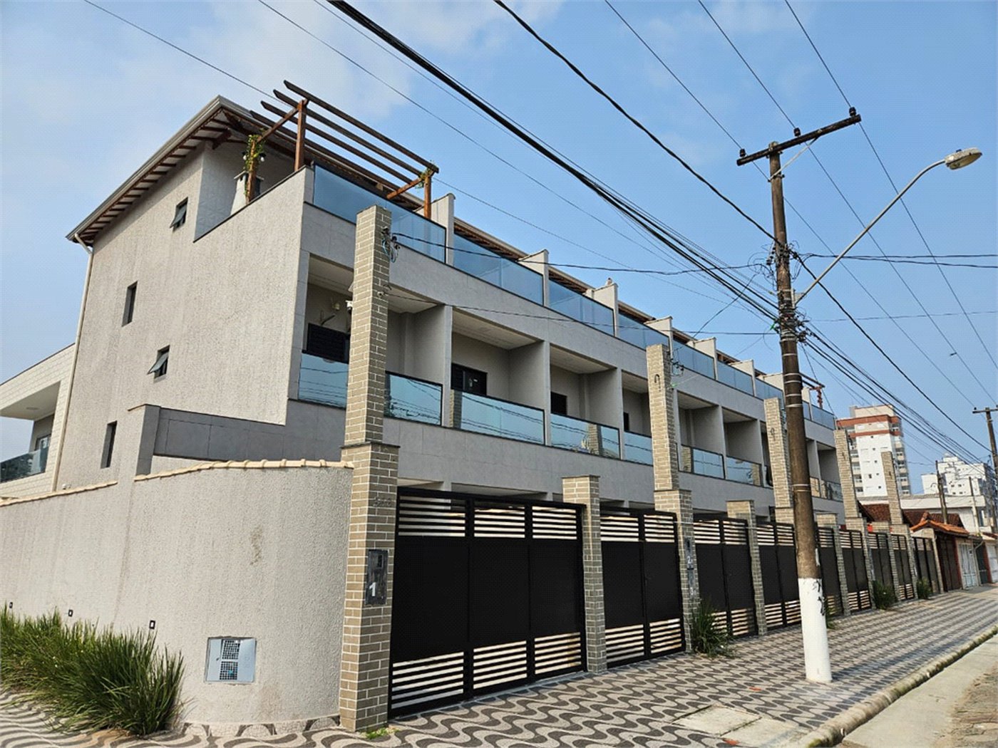 Sobrado à venda com 2 quartos em Maracanã, Praia Grande, SP
