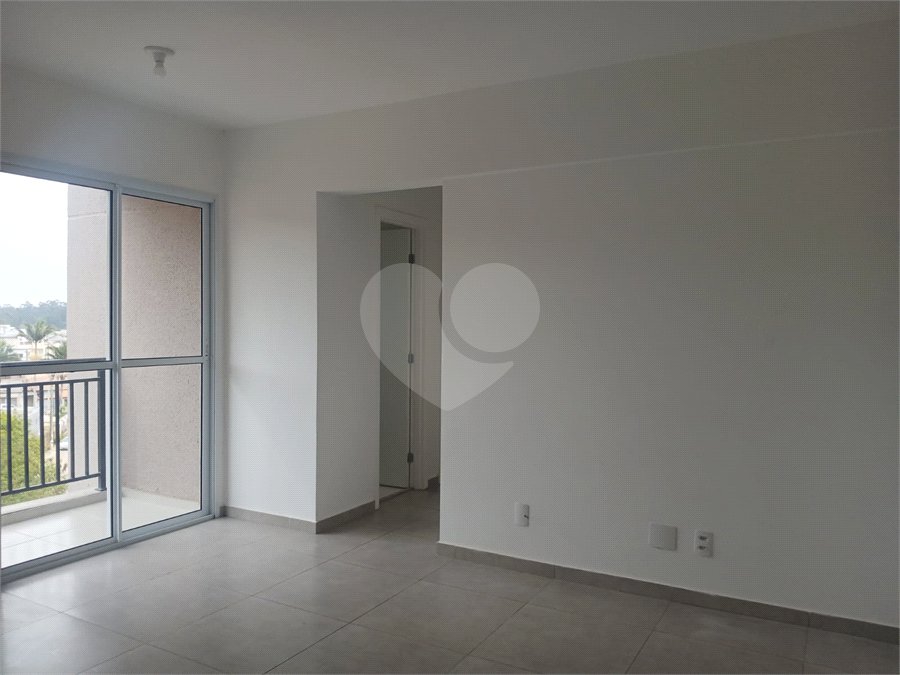 Apartamento à venda com 2 quartos, sendo 1 suíte, em Chácaras Manão, Mairinque, SP