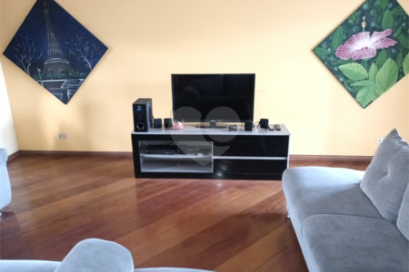 Casa à venda com 4 quartos, sendo 3 suítes, no condomínio Arujá 5, Arujá - SP