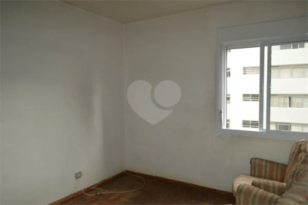 Apartamento à venda com 3 quartos, sendo 1 suíte,  em Vila Mariana, São Paulo, SP