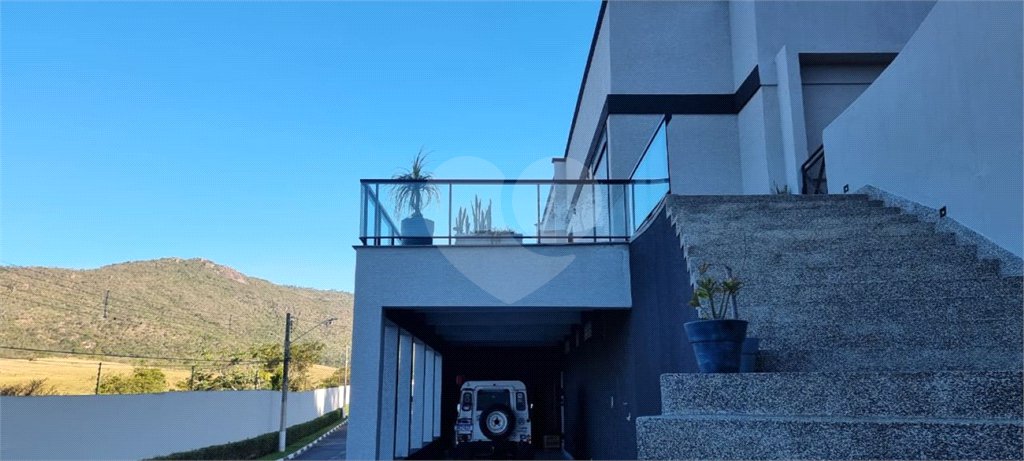 Casa à venda com 4 suítes no condomínio Osato, Atibaia - SP