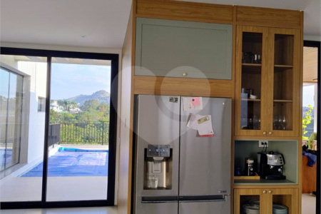 Casa à venda ou para alugar com 4 suítes no condomínio Itaporã, Atibaia - SP