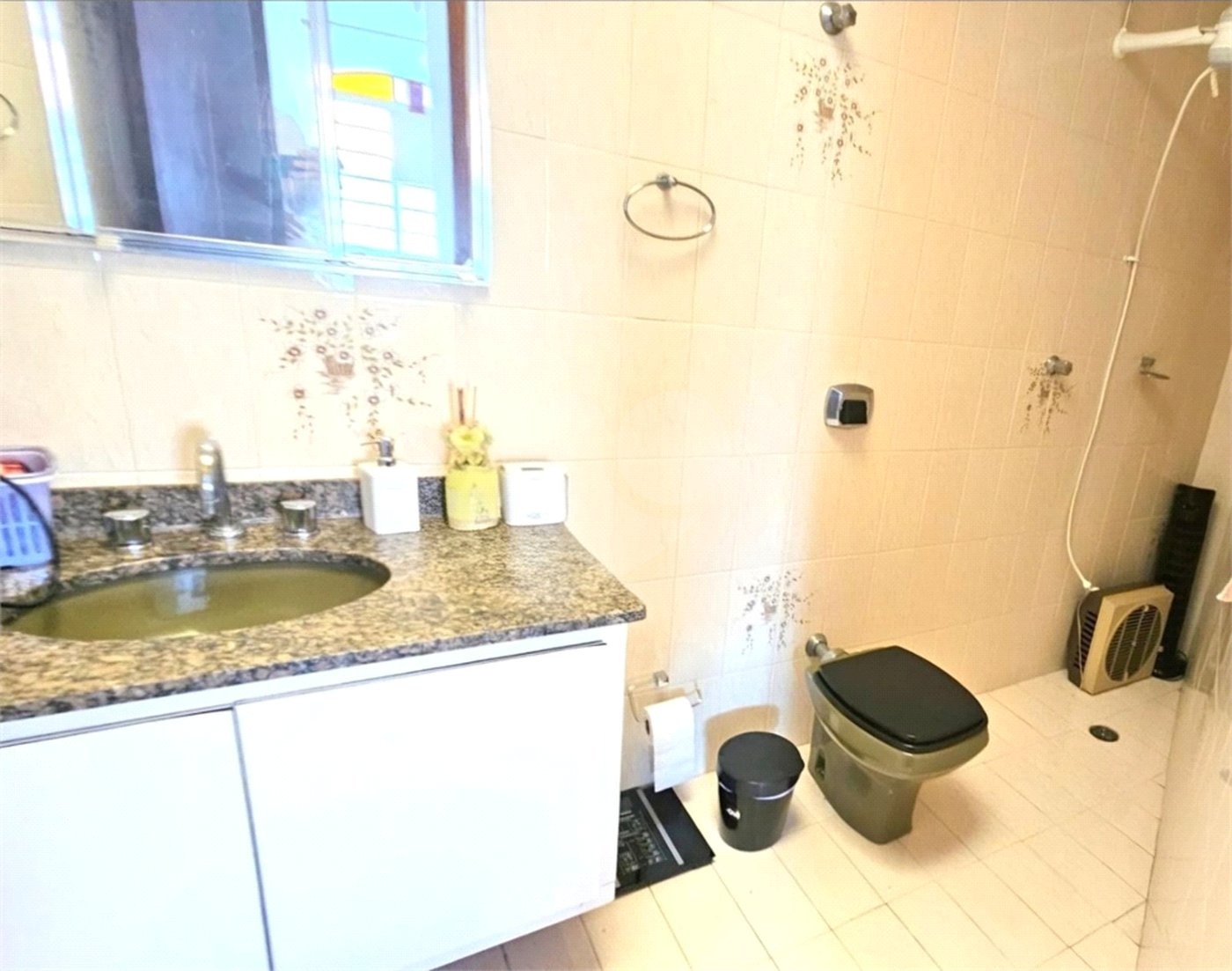 Casa à venda com 3 quartos, sendo 1 suíte,  em Jardim Ester Yolanda, São Paulo, SP