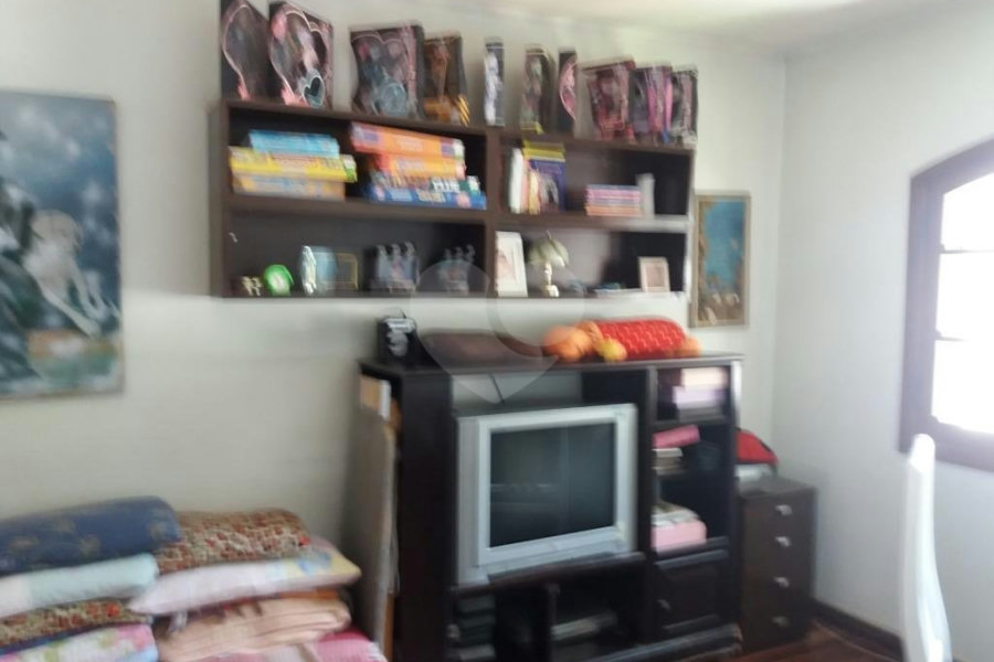 Sobrado à venda com 4 quartos, sendo 2 suítes, em Tremembé, São Paulo, SP