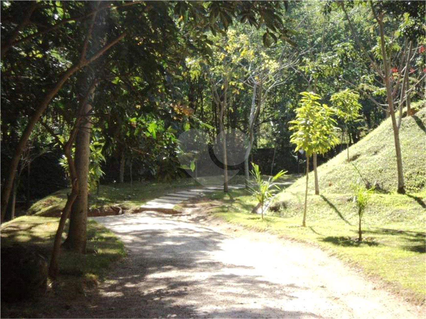 Casa à venda com 3 suítes no condomínio Loteamento Recanto dos Paturis, Vinhedo - SP