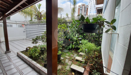 Sobrado à venda com 3 quartos, sendo 1 suíte, em Jardim Rizzo, São Paulo, SP