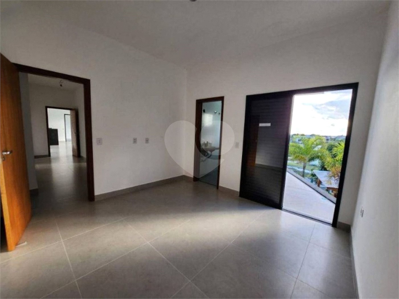Casa à venda com 3 suítes no condomínio Residencial Jardim Primavera Louveira, Louveira - SP