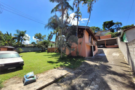 Chácara à venda com 3 quartos, sendo 1 suíte,  em Jardim Imperial, Atibaia, SP