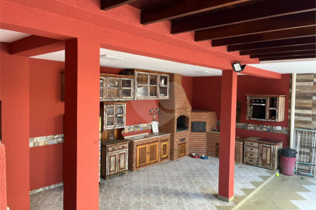 Casa Térrea à venda com 5 quartos, sendo 3 suítes,  em Vila Oliveira, Mogi das Cruzes, SP