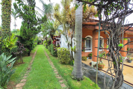 Casa à venda com 4 quartos, sendo 1 suíte,  em Villarejo Sopé da Serra (Vilarejo), Cabreúva, SP