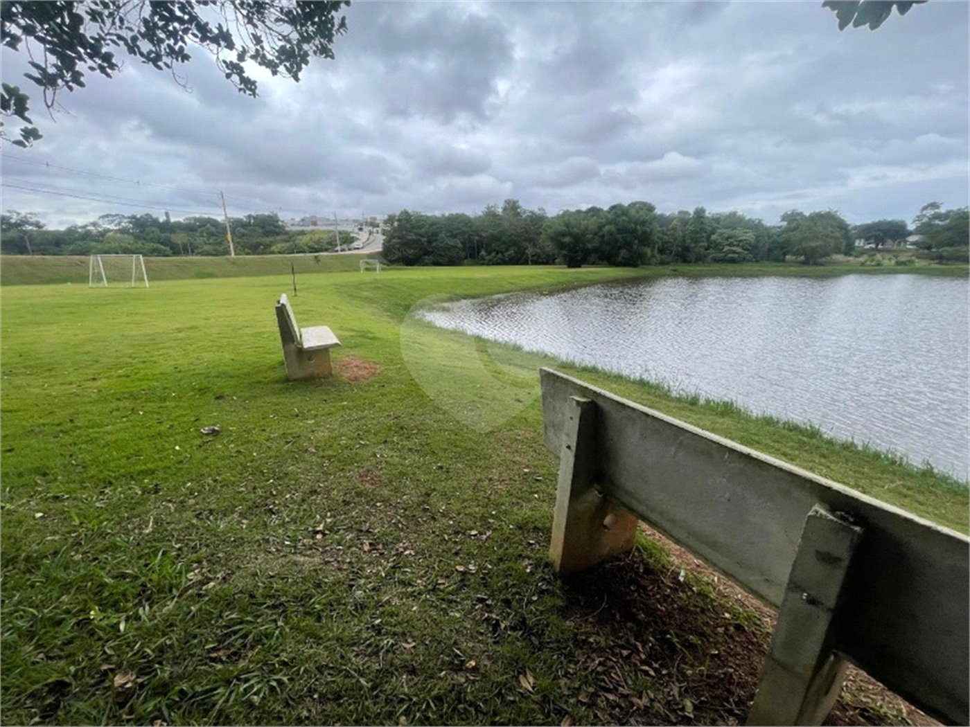 Casa à venda com 3 suítes no condomínio Jardim Residencial Helena Maria, Sorocaba - SP