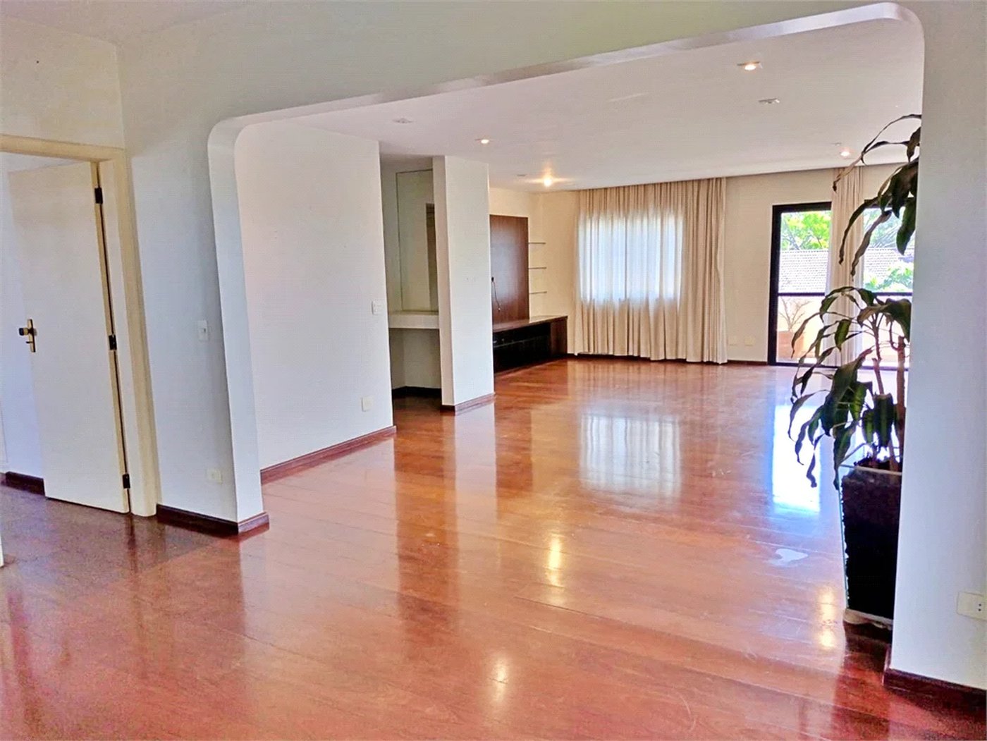 Apartamento à venda com 4 quartos, sendo 3 suítes, em Vila Andrade, São Paulo, SP