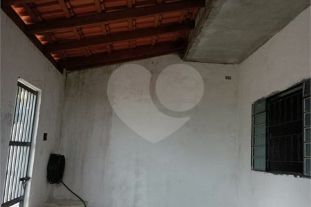 Casa à venda com 4 quartos, sendo 1 suíte,  no Centro, Salesópolis, SP
